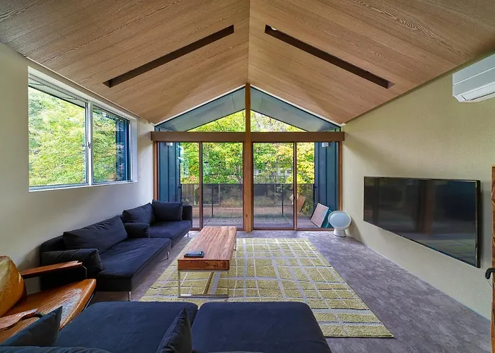 Grey Wolf Chalet By Hakuba White Fox Company