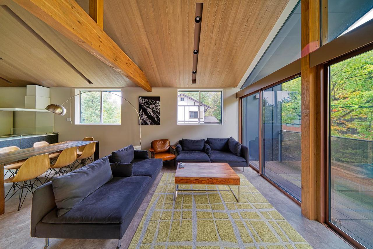 Grey Wolf By White Fox Company Chalet Hakuba
