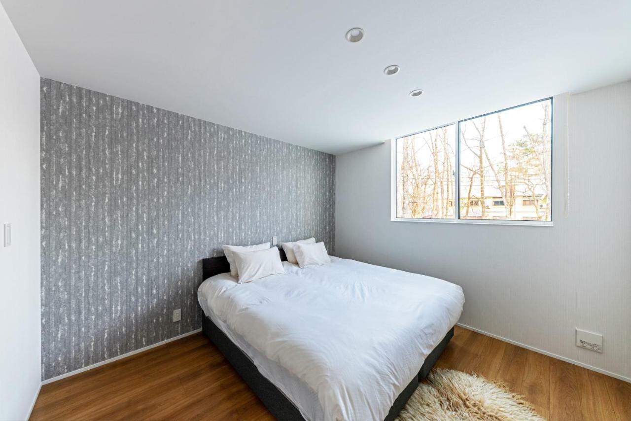 Chalet Grey Wolf By White Fox Company